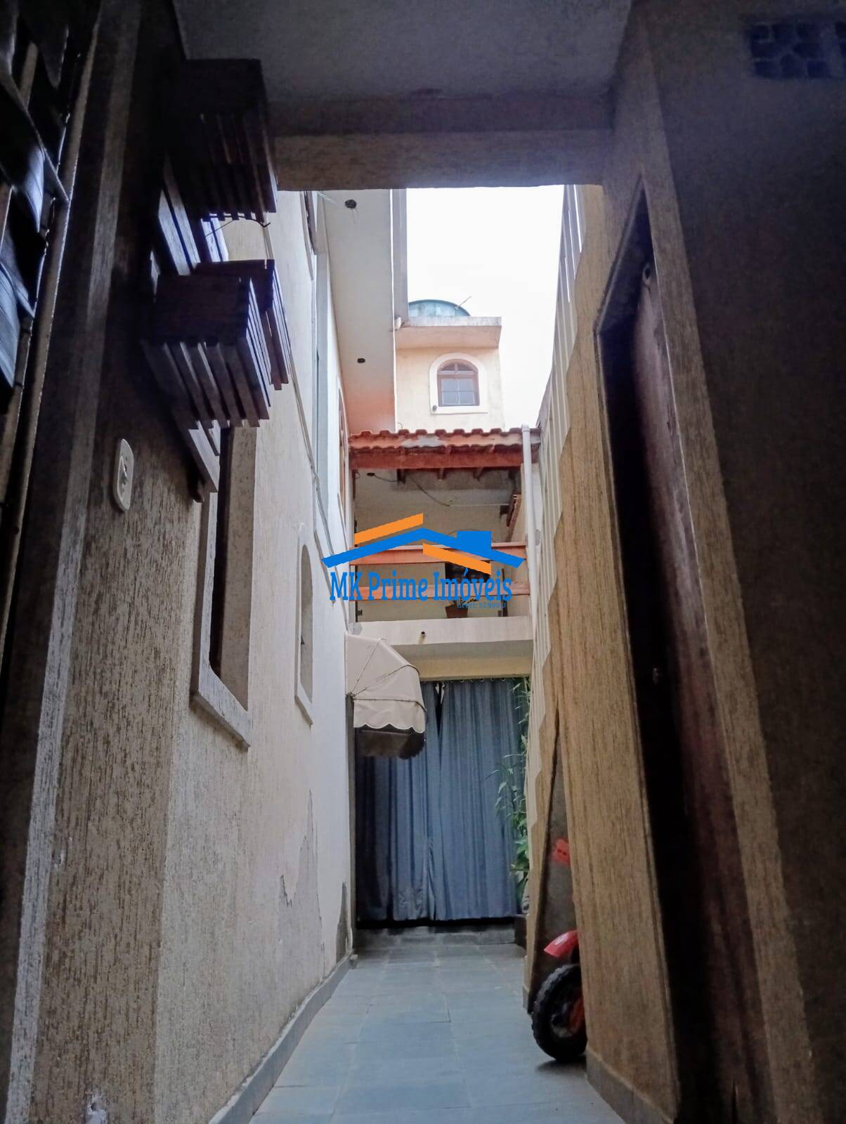 Casa à venda com 3 quartos, 271m² - Foto 11