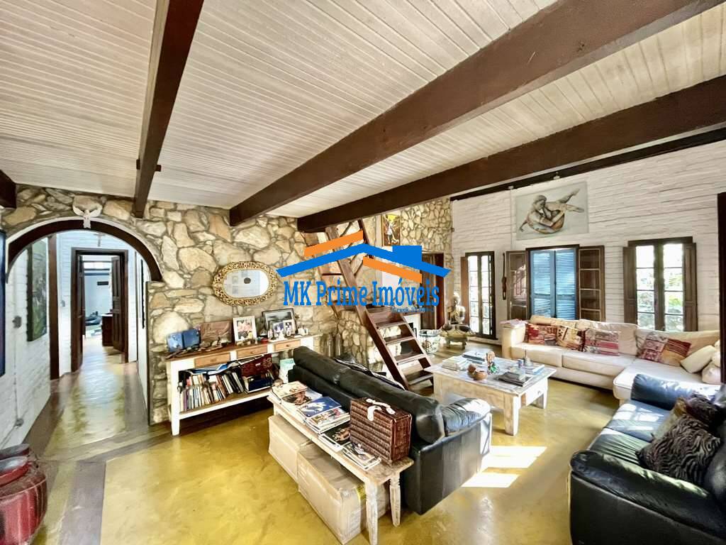 Casa de Condomínio para alugar com 3 quartos, 440m² - Foto 1