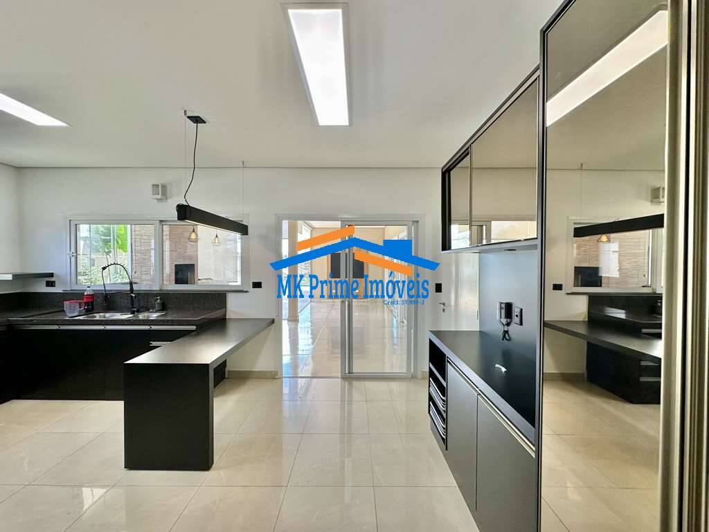 Casa de Condomínio para alugar com 4 quartos, 358m² - Foto 16