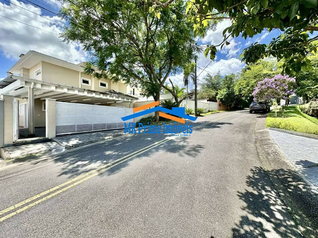 Casa de Condomínio para alugar com 4 quartos, 358m² - Foto 3
