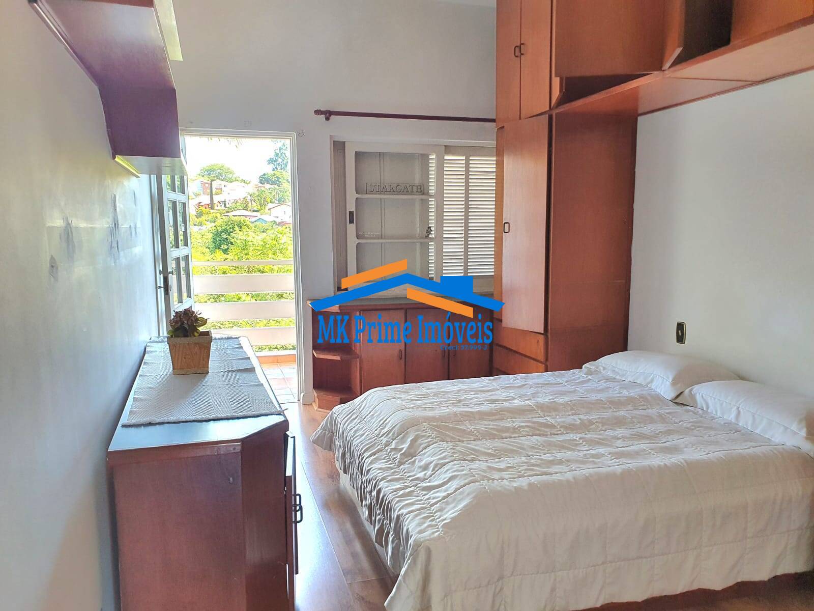 Casa de Condomínio para alugar com 3 quartos, 320m² - Foto 32