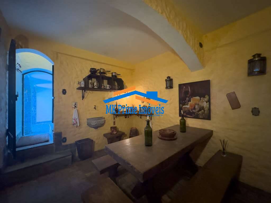 Casa de Condomínio para alugar com 4 quartos, 692m² - Foto 4