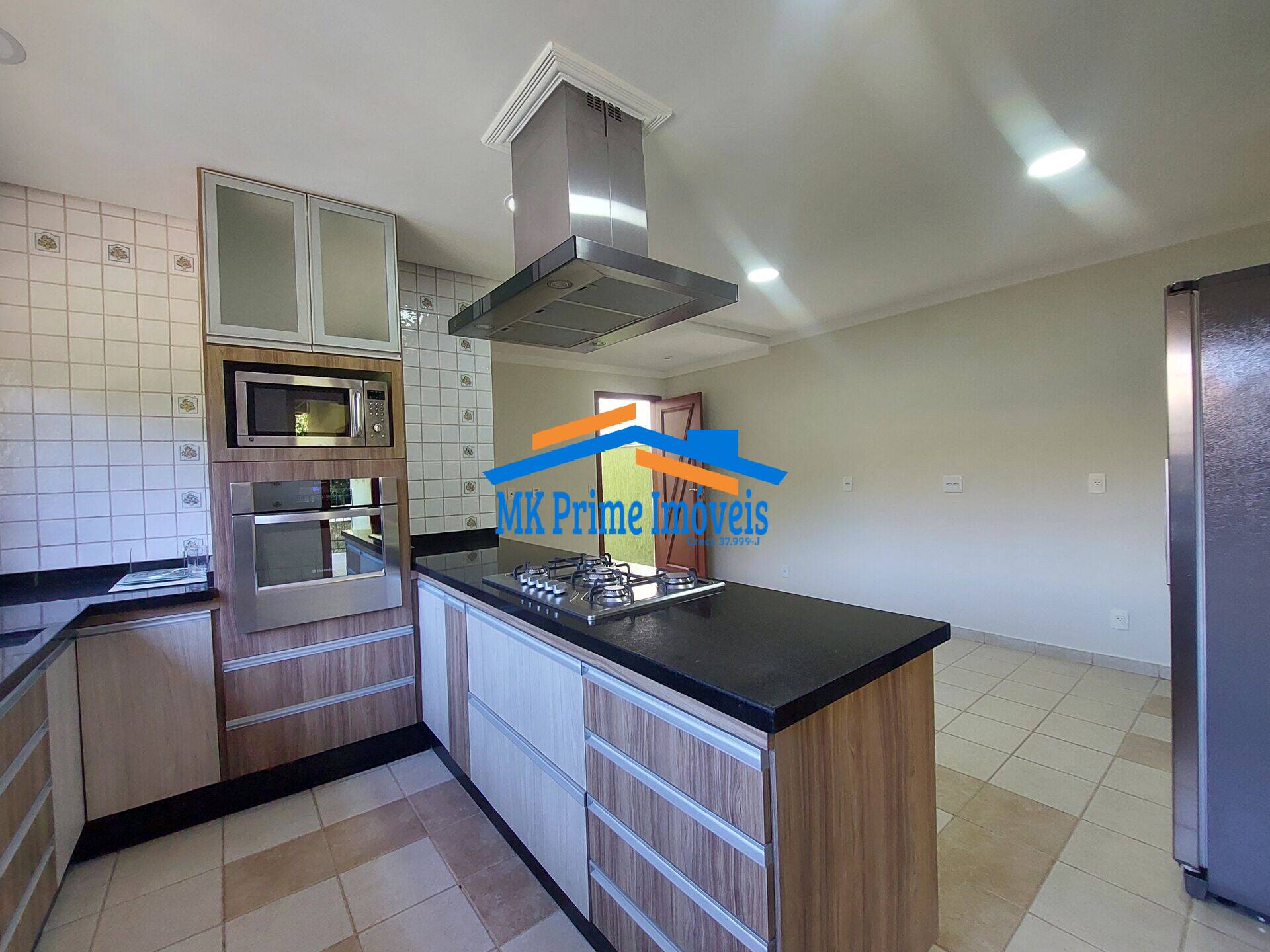 Casa de Condomínio para alugar com 4 quartos, 436m² - Foto 17