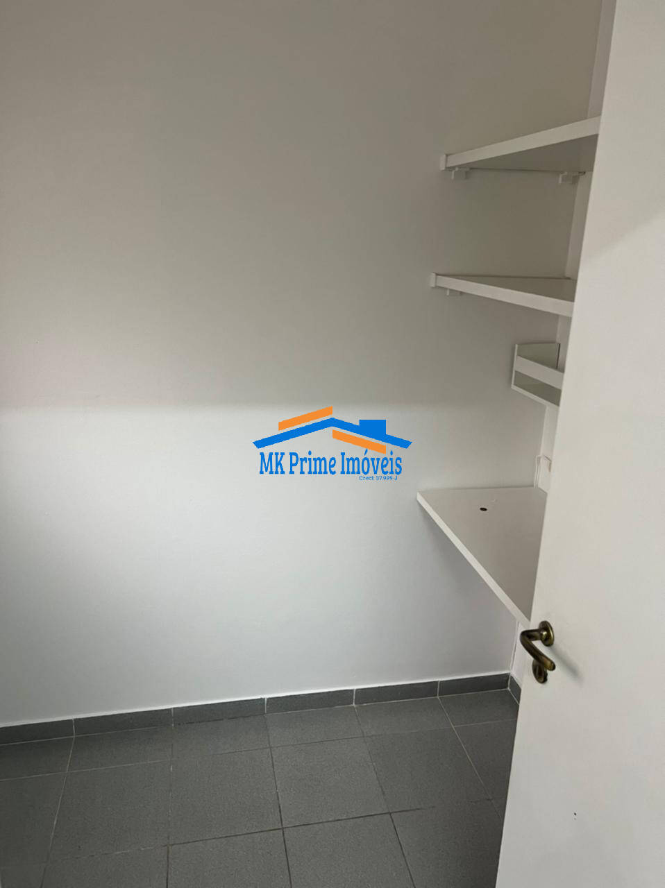 Apartamento para alugar com 3 quartos, 220m² - Foto 11