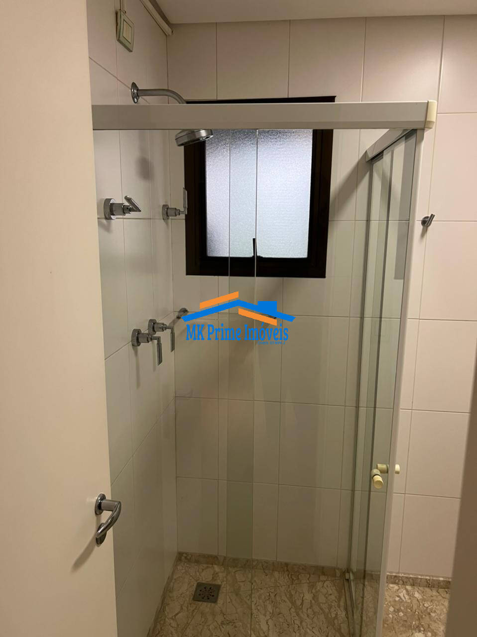 Apartamento para alugar com 3 quartos, 220m² - Foto 12