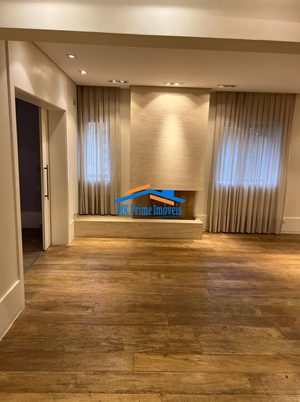 Apartamento para alugar com 3 quartos, 220m² - Foto 2