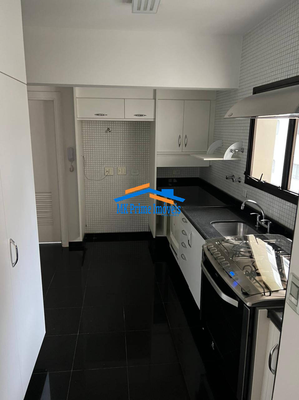 Apartamento para alugar com 3 quartos, 220m² - Foto 9