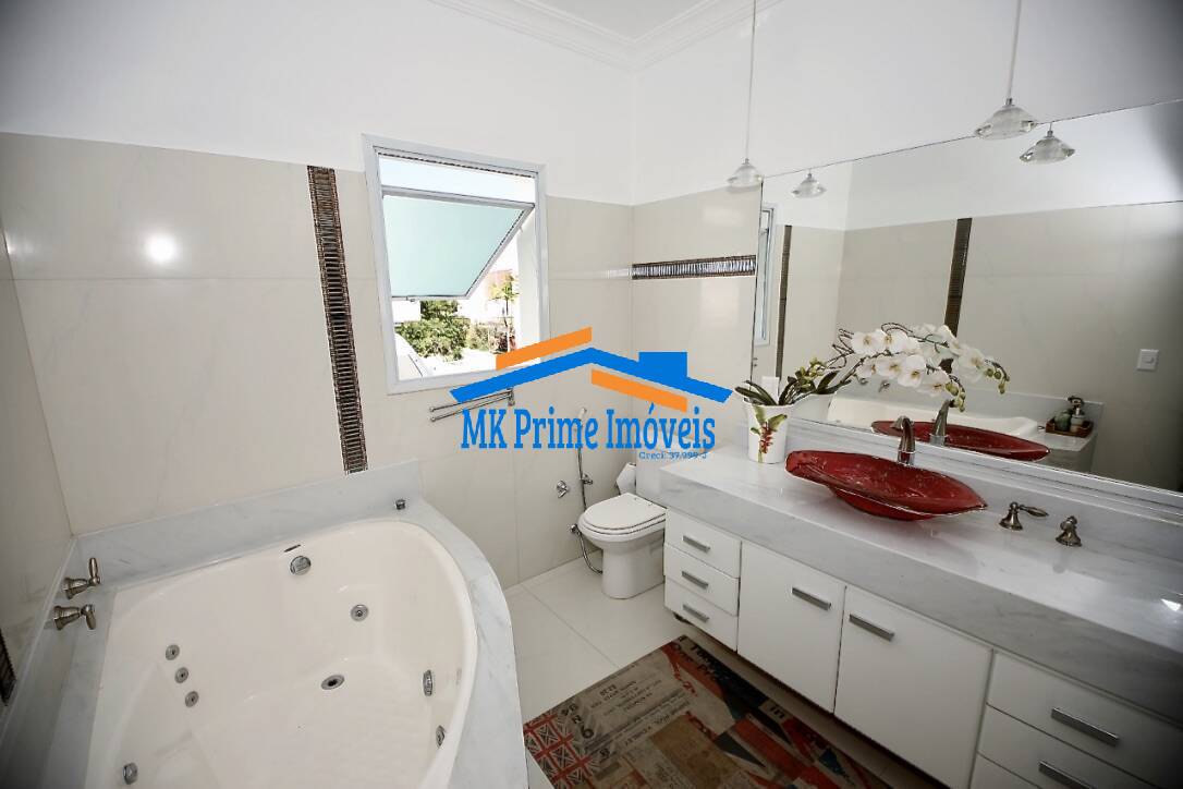 Casa de Condomínio para alugar com 4 quartos, 570m² - Foto 23